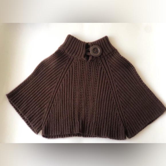 COPY - Dark Brown Warm Embrace Poncho, one size, outlander style, crochet, vint… - Picture 3 of 7